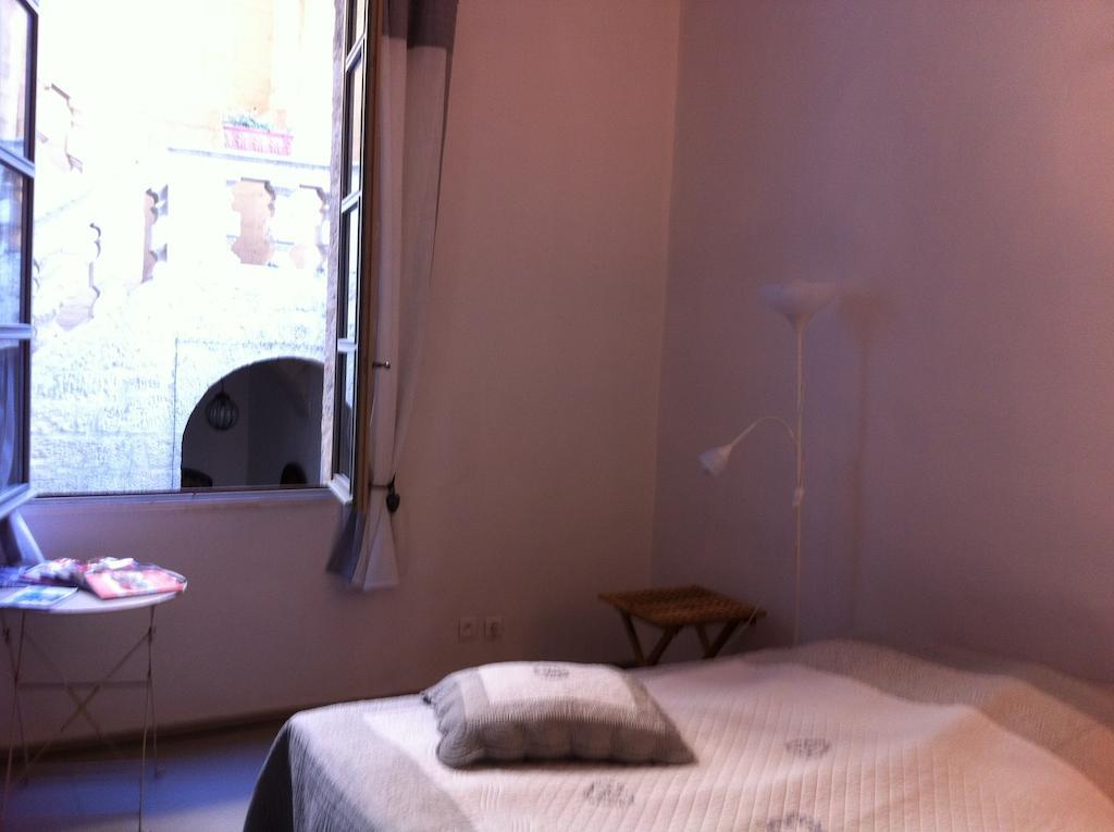 Le Richelieu Bed and Breakfast Uzès Habitación foto